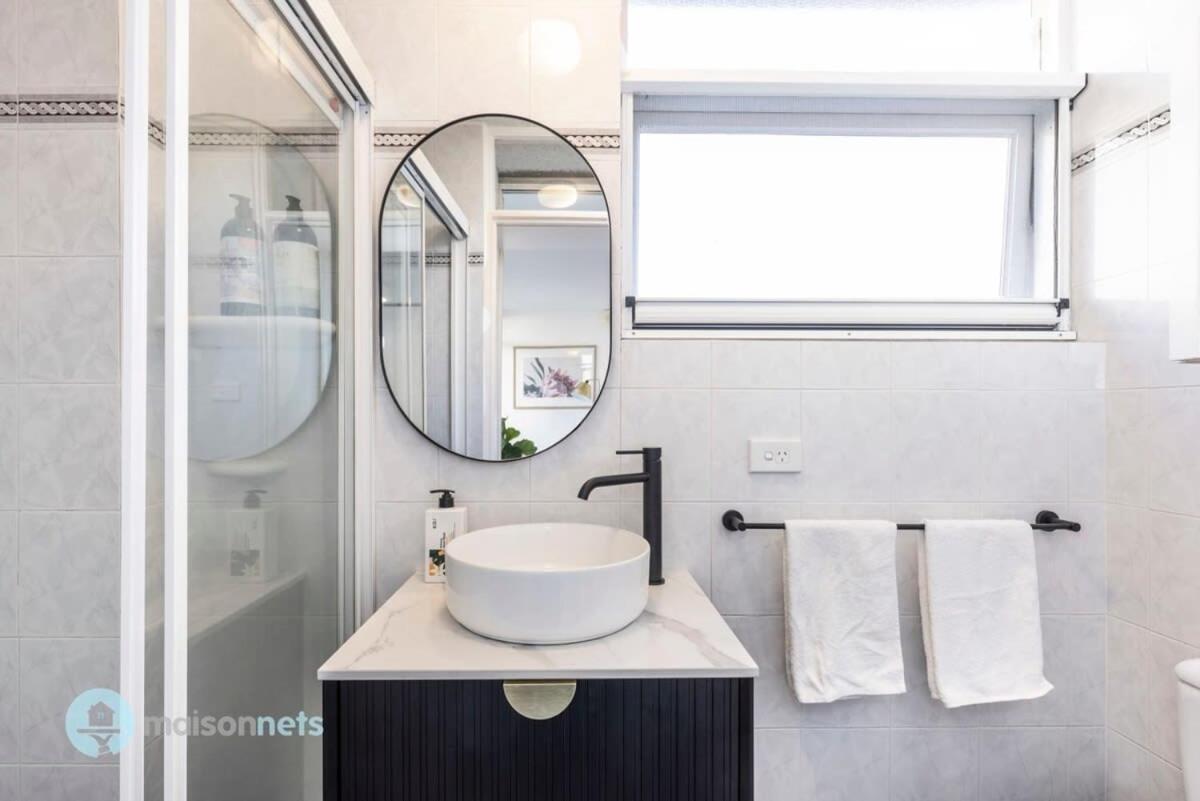 Studio Apt With Parking Balcony & Water Views Sydney Exterior foto